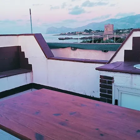 La Terrazza Sul Mare Appartamento Con Terrazza Vicino Aereoporto&Mare Sicilian Vintage Style Beach House 奇尼斯
